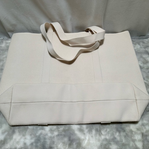 NEW ~ A New Day Tote Cream - Picture 3 of 6